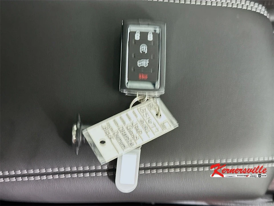 2025 Jeep WL Grand Cherokee - Image 20 of 21