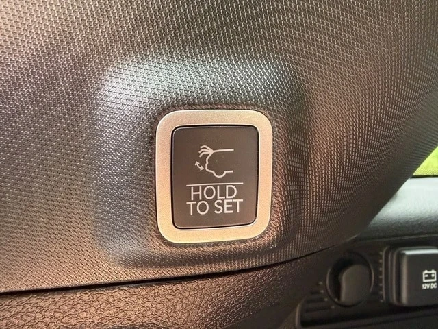 2025 Jeep WL Grand Cherokee - Image 19 of 21