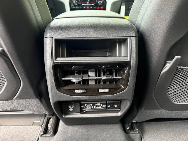 2025 Jeep WL Grand Cherokee - Image 17 of 21