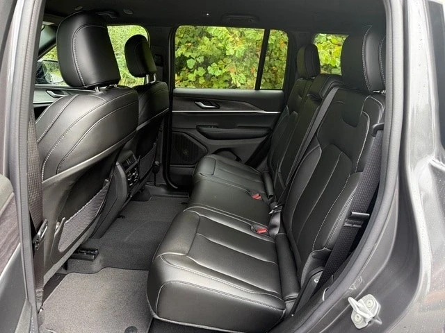 2025 Jeep WL Grand Cherokee - Image 16 of 21