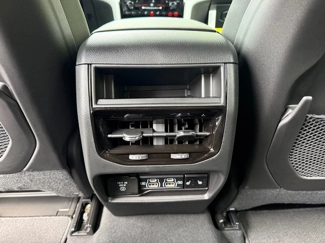 2025 Jeep WL Grand Cherokee - Image 17 of 21