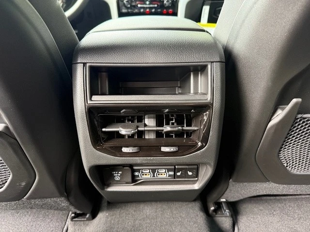 2025 Jeep KL Cherokee - Image 17 of 21