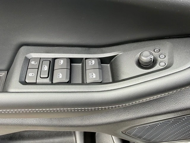 2025 Jeep KL Cherokee - Image 14 of 21