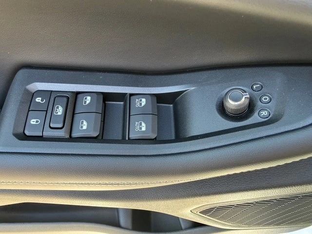 2025 Jeep KL Cherokee - Image 14 of 21
