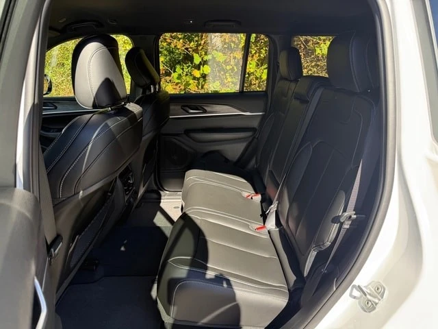 2025 Jeep KL Cherokee - Image 16 of 21