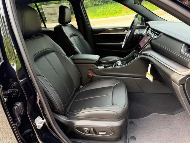 2025 Jeep WL Grand Cherokee - Image 21 of 21