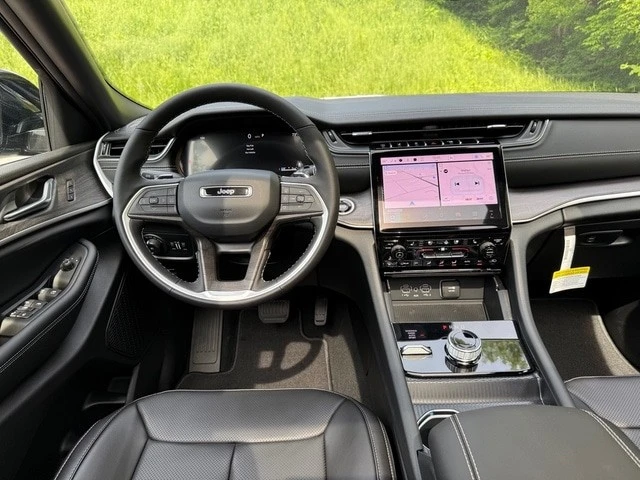 2025 Jeep WL Grand Cherokee - Image 11 of 21