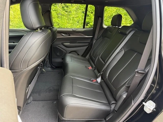 2025 Jeep WL Grand Cherokee - Image 15 of 21