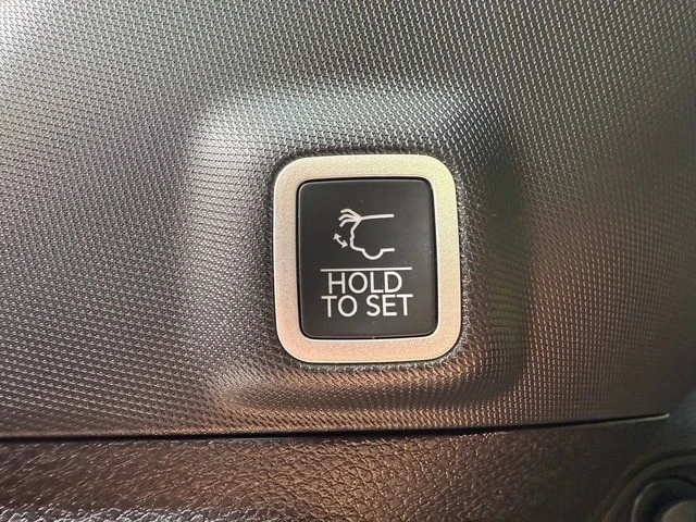 2025 Jeep WL Grand Cherokee - Image 18 of 21