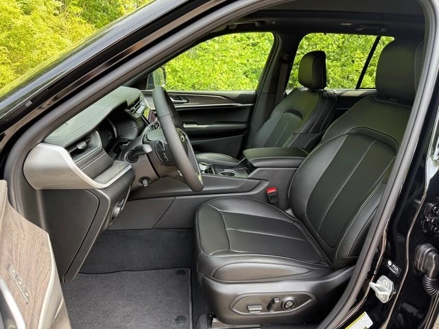 2025 Jeep WL Grand Cherokee - Image 12 of 21