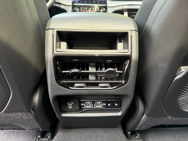 2025 Jeep WL Grand Cherokee - Image 16 of 21