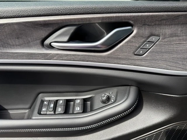 2025 Jeep WL Grand Cherokee - Image 13 of 21