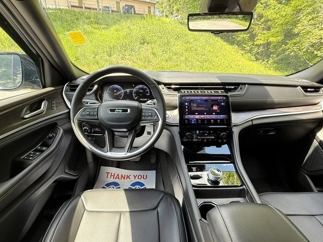 2025 Jeep WL Grand Cherokee - Image 10 of 31