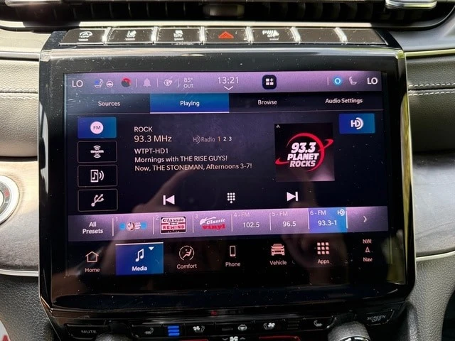 2025 Jeep WL Grand Cherokee - Image 23 of 31