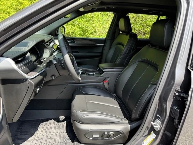 2025 Jeep WL Grand Cherokee - Image 11 of 31
