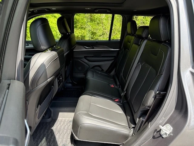 2025 Jeep WL Grand Cherokee - Image 15 of 31