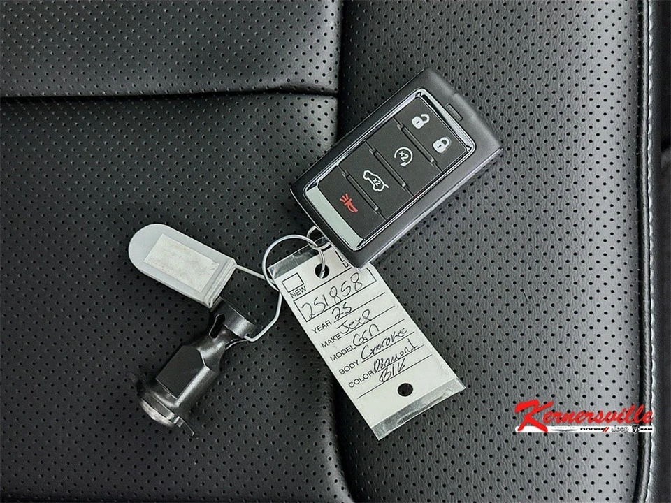 2025 Jeep WL Grand Cherokee - Image 20 of 21