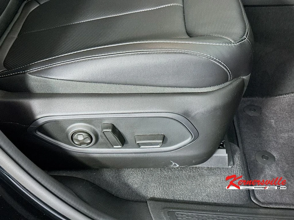 2025 Jeep WL Grand Cherokee - Image 23 of 24