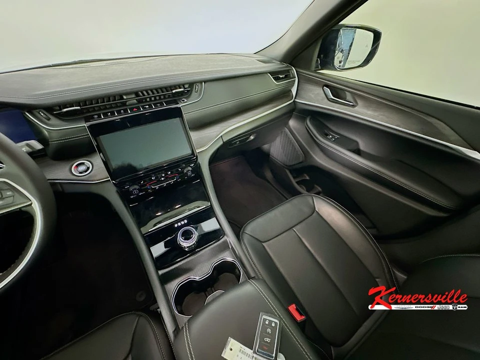 2025 Jeep WL Grand Cherokee - Image 11 of 24