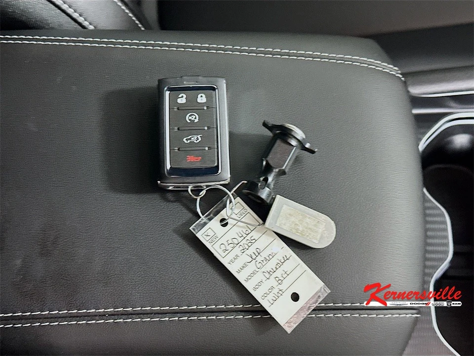 2025 Jeep WL Grand Cherokee - Image 20 of 21
