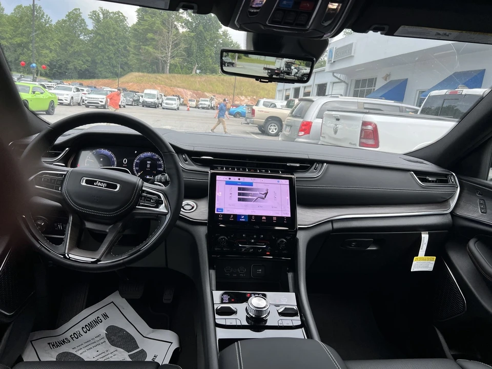 2025 Jeep WL Grand Cherokee - Image 15 of 21