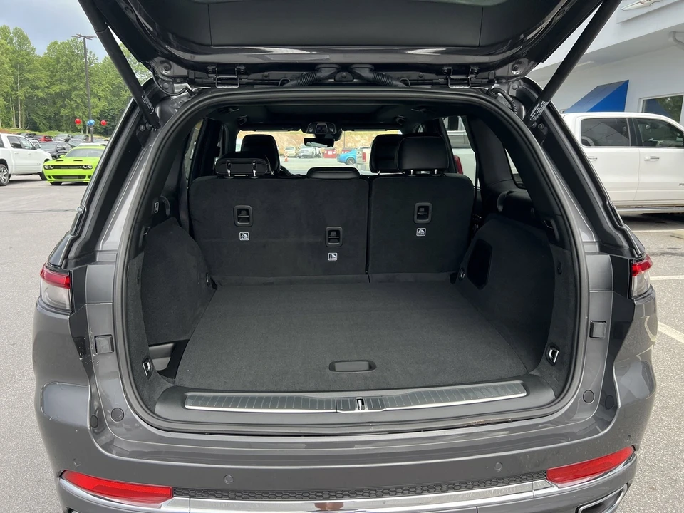 2025 Jeep WL Grand Cherokee - Image 10 of 21