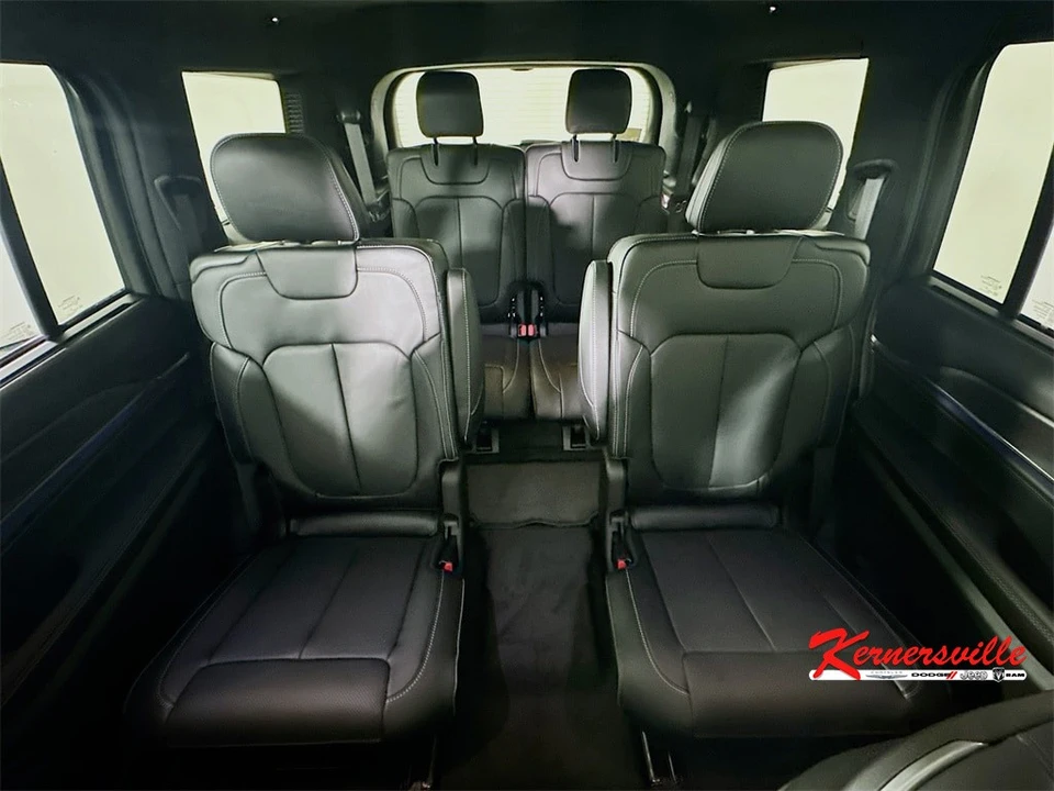 2025 Jeep WL Grand Cherokee - Image 10 of 21