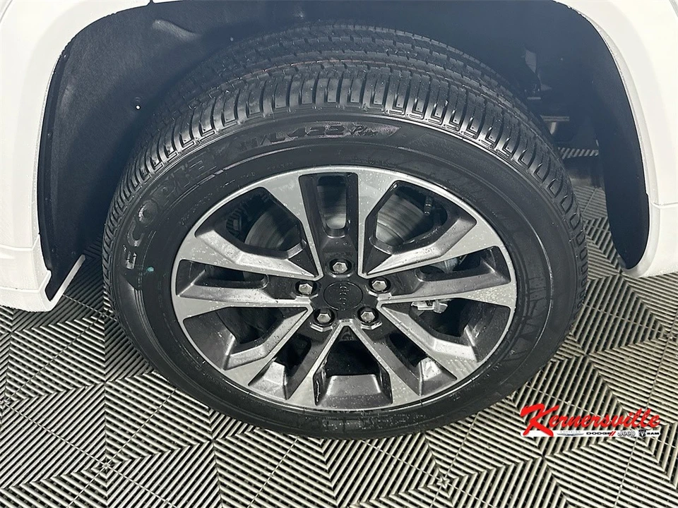 2025 Jeep KL Cherokee - Image 17 of 21