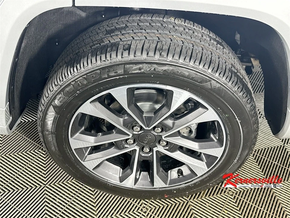 2025 Jeep KL Cherokee - Image 17 of 21