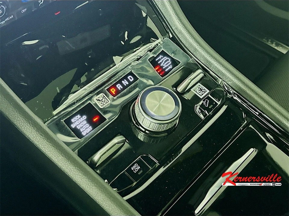 2025 Jeep WL Grand Cherokee - Image 12 of 21