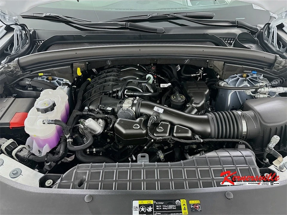2025 Jeep KL Cherokee - Image 18 of 21