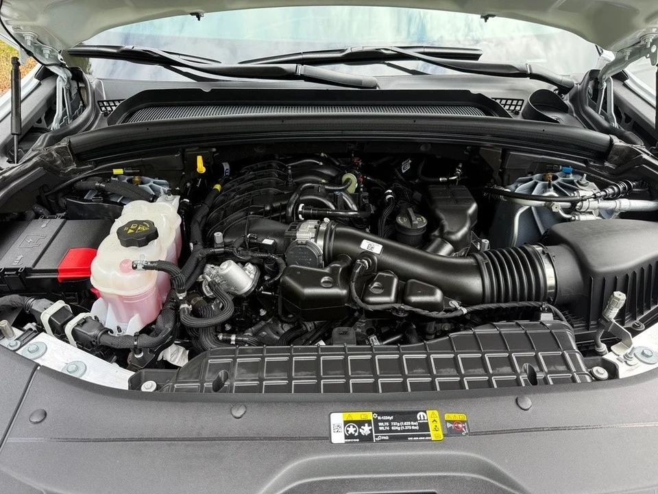 2025 Jeep WL Grand Cherokee - Image 9 of 21