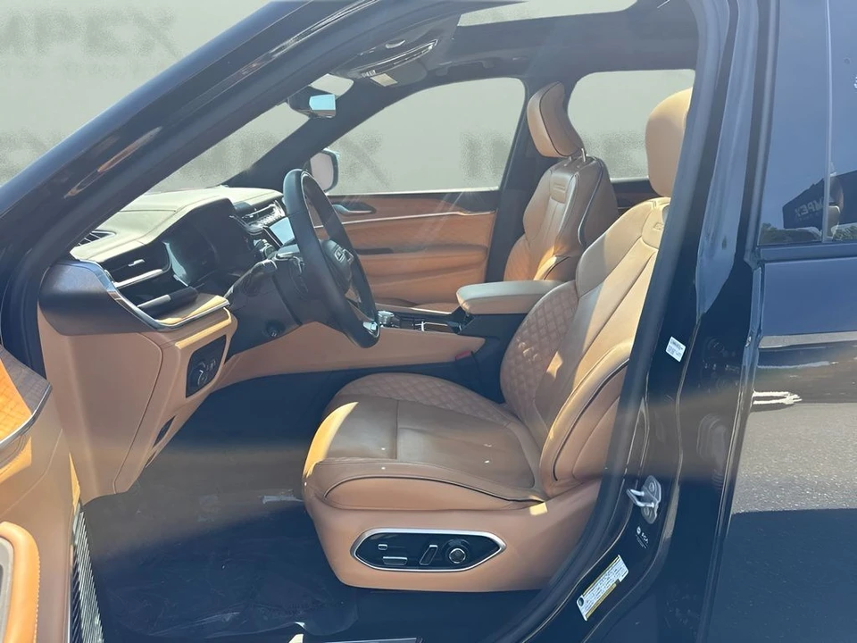2025 Jeep WL Grand Cherokee - Image 9 of 31