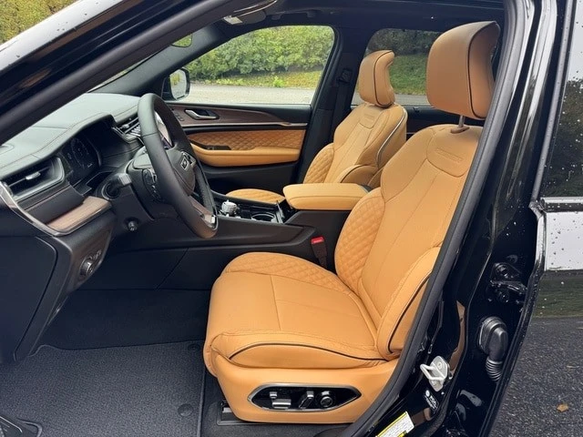 2025 Jeep WL Grand Cherokee - Image 12 of 21