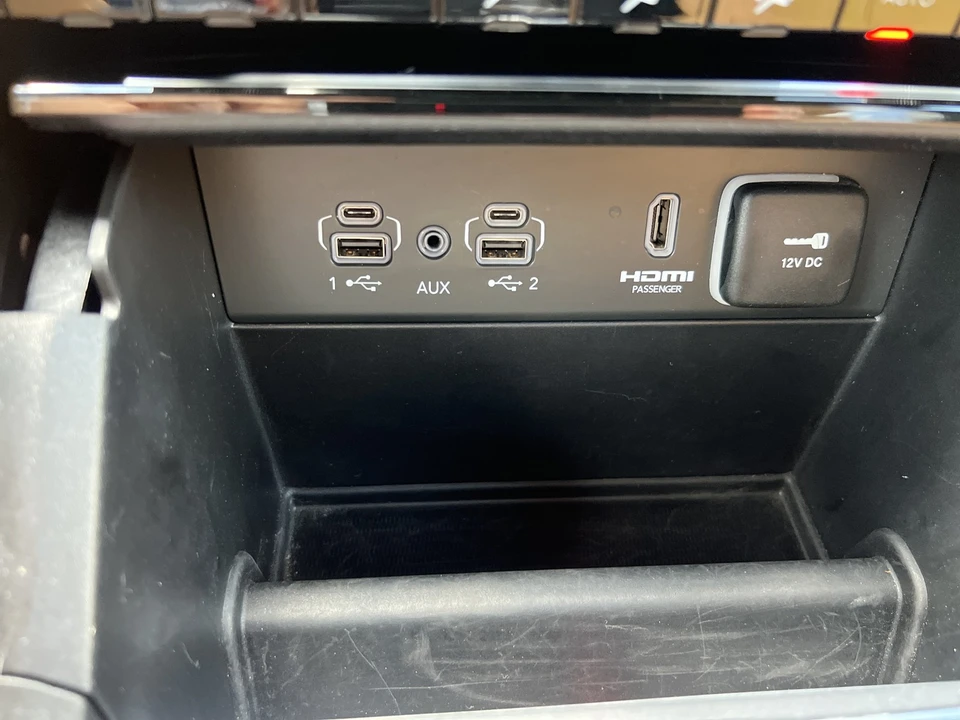 2025 Jeep WL Grand Cherokee - Image 28 of 31