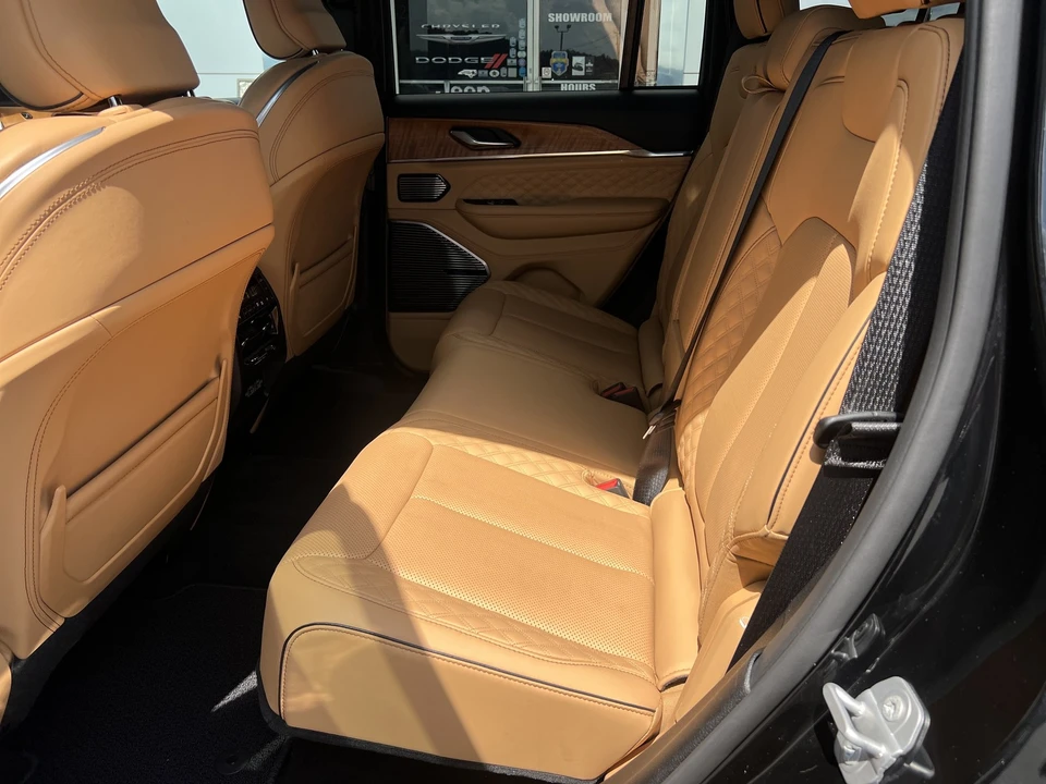 2025 Jeep WL Grand Cherokee - Image 13 of 31