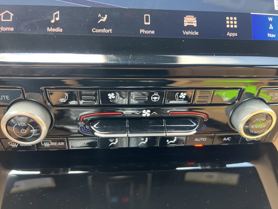 2025 Jeep WL Grand Cherokee - Image 27 of 31