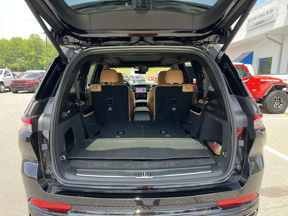 2025 Jeep WL Grand Cherokee - Image 11 of 31