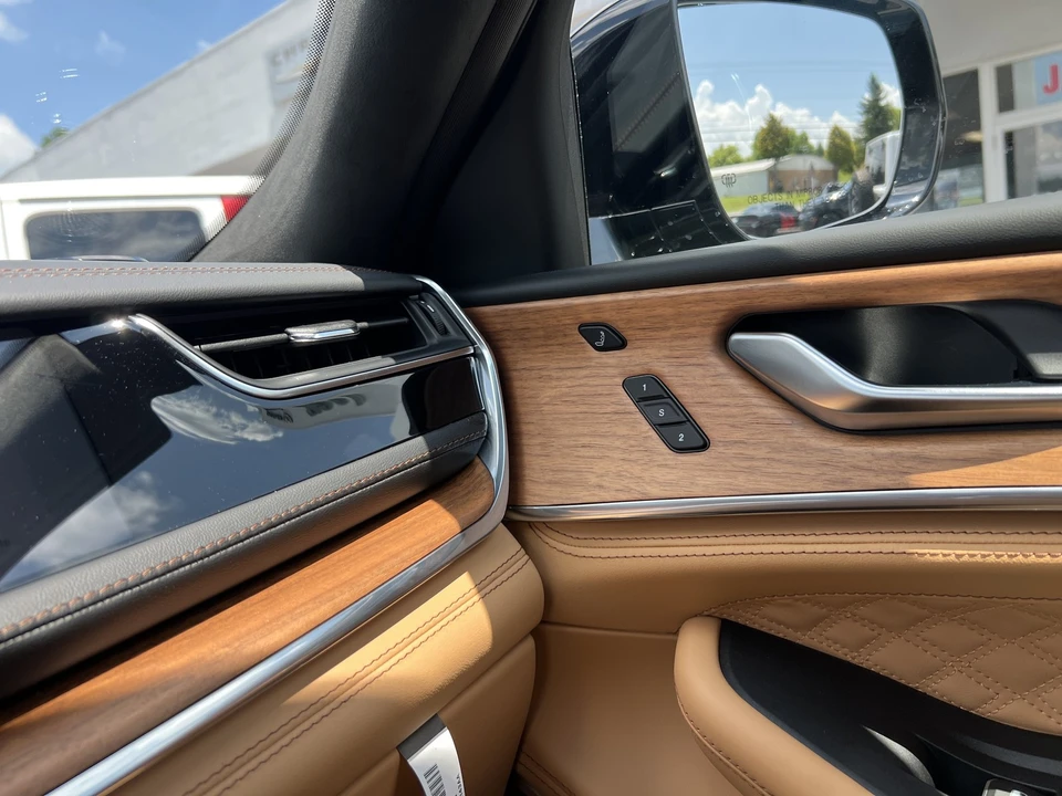 2025 Jeep WL Grand Cherokee - Image 30 of 31