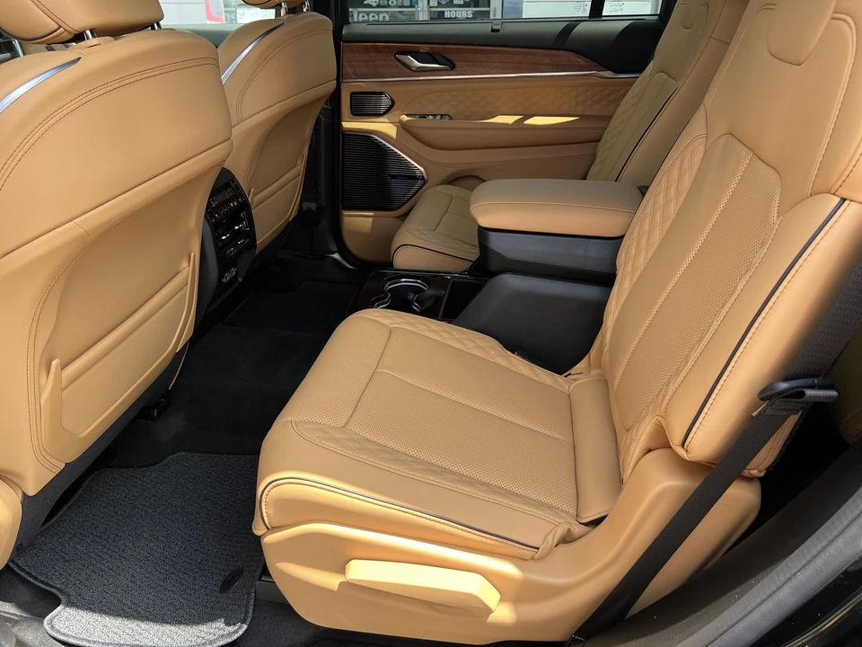 2025 Jeep WL Grand Cherokee - Image 14 of 31