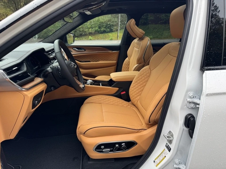 2025 Jeep WL Grand Cherokee - Image 12 of 12