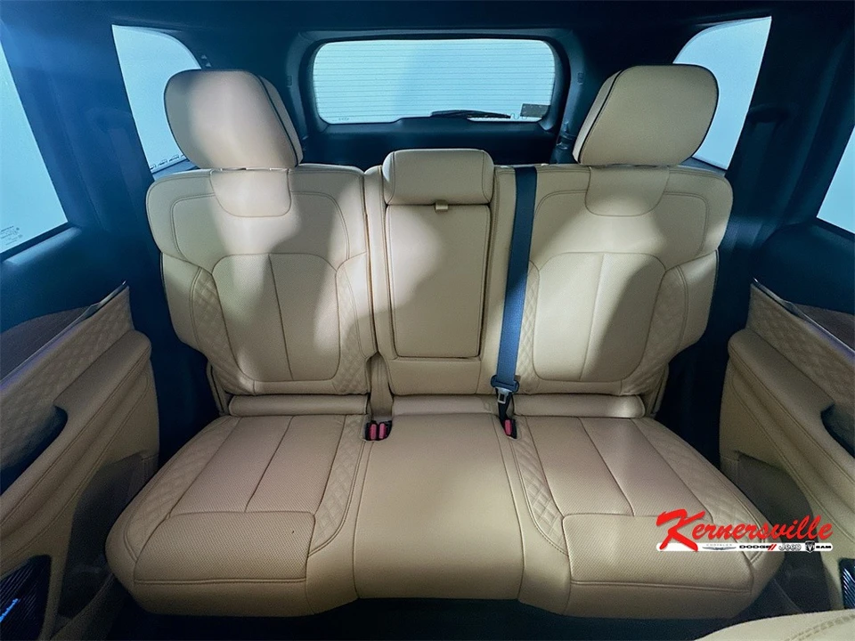 2025 Jeep WL Grand Cherokee - Image 10 of 21