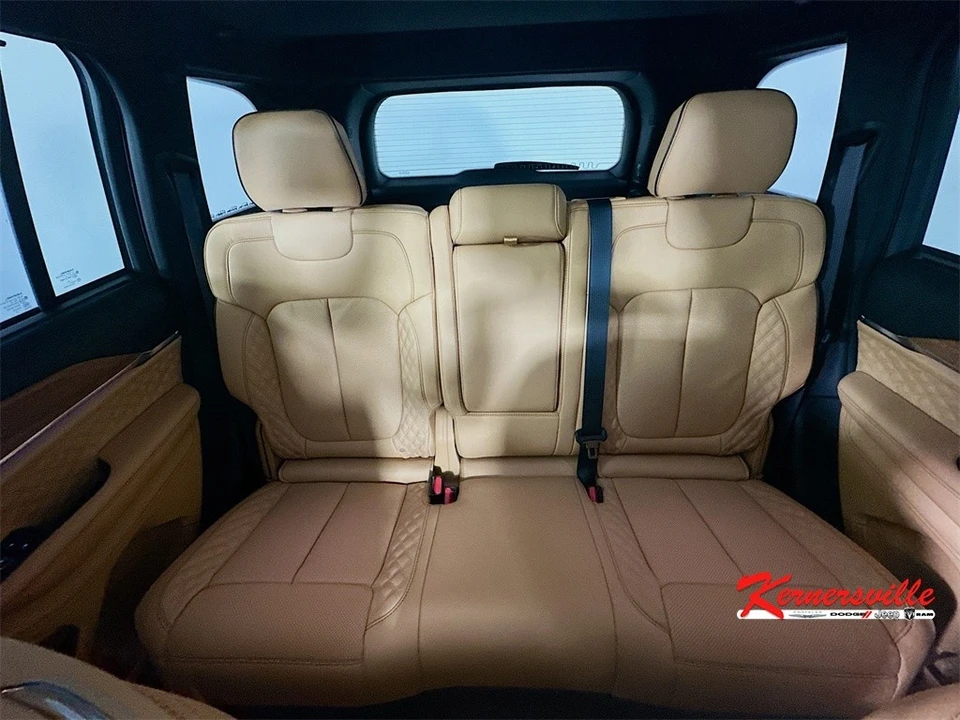 2025 Jeep KL Cherokee - Image 10 of 21