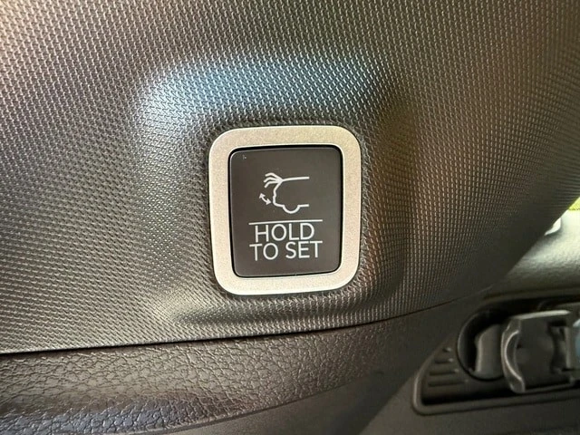 2025 Jeep WL Grand Cherokee - Image 20 of 31