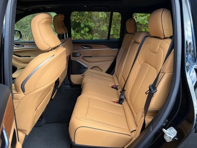 2025 Jeep WL Grand Cherokee - Image 17 of 31