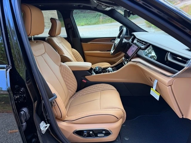2025 Jeep WL Grand Cherokee - Image 23 of 31