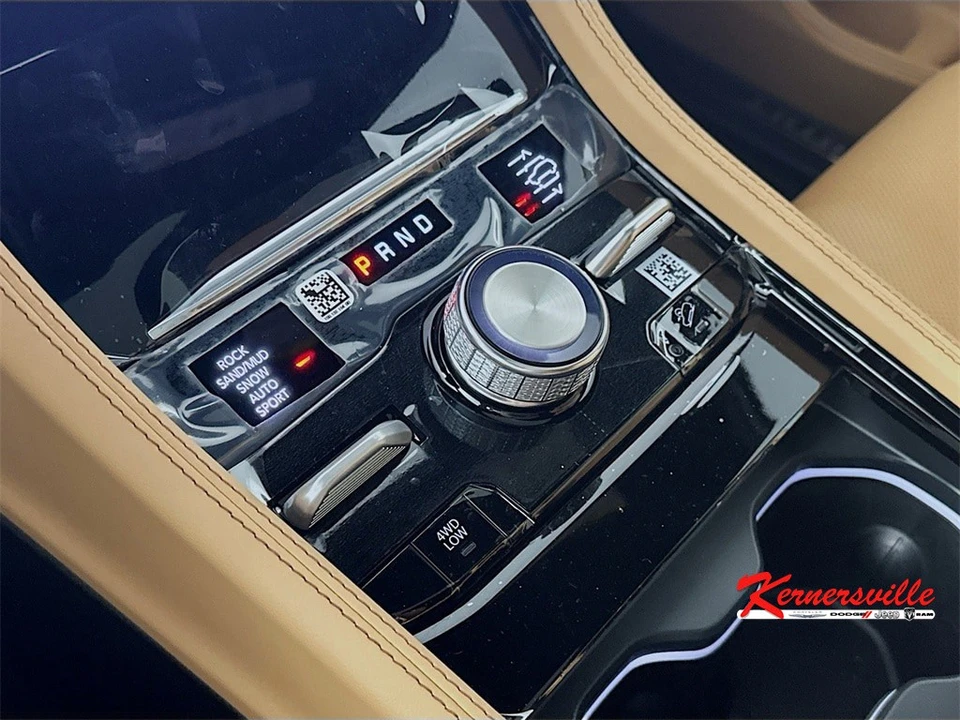 2025 Jeep KL Cherokee - Image 12 of 21