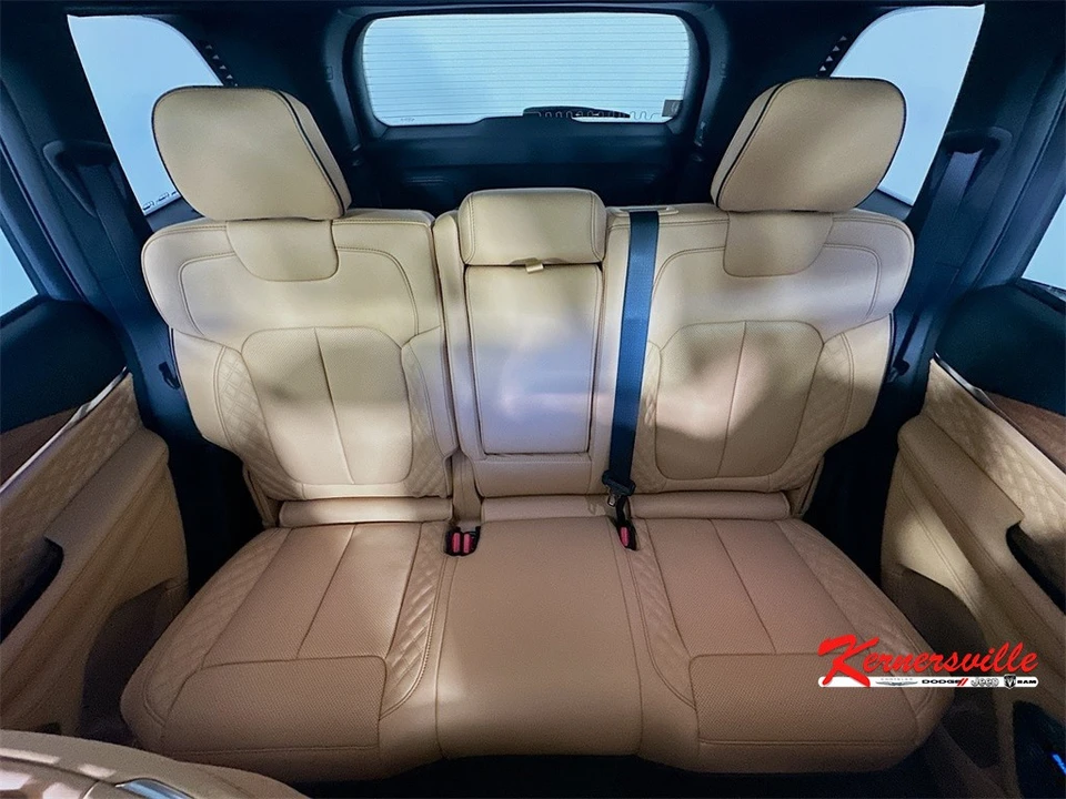 2025 Jeep KL Cherokee - Image 10 of 21