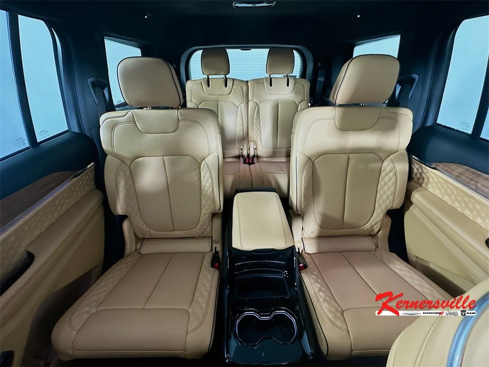 2025 Jeep WL Grand Cherokee - Image 10 of 21