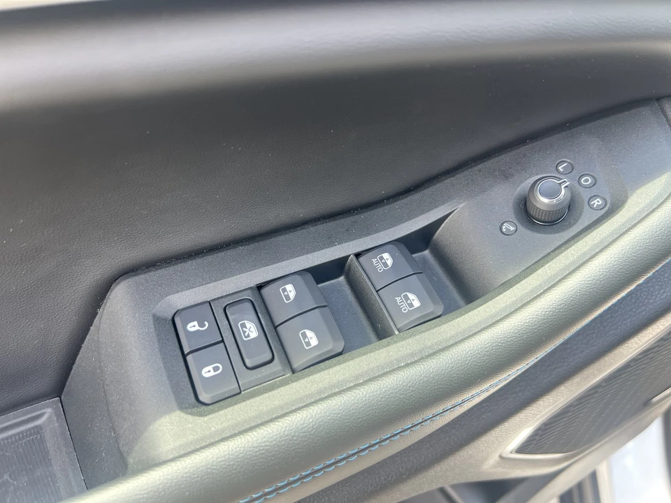 2025 Jeep WL Grand Cherokee - Image 15 of 31